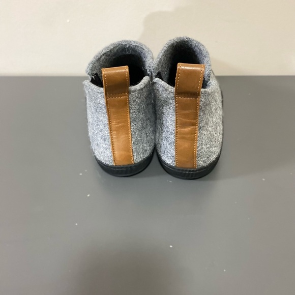 Huckberry Gray and Black Men's Loafers - Picture 4 of 14